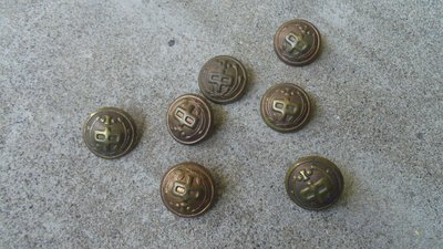 早期臺灣總督府---日據時代銅製鈕扣-----中學生-------------共7大