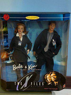 Barbie &amp; Ken 芭比娃娃 與肯尼The  X - Files  （X檔案 ）收藏芭比