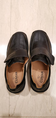 二手男鞋，CUMAR黑色男皮鞋，外長28公分，內裝鞋墊尺寸，25到25號半