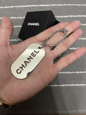 Chanel LOGO 吊飾 鑰匙圈 飾品 掛飾 項鍊墜飾 包包掛飾....盒裝...免運費
