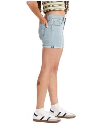 【女款24-34腰優惠】美國LEVI S Mid Length Shorts Outsider淺藍中腰修腿牛仔短褲彈性