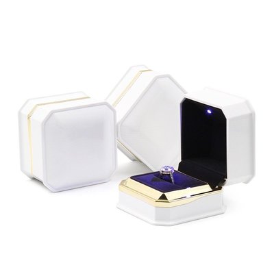 ♂高檔八角金邊珠寶首飾盒帶燈創意求婚戒指盒LED發光項鏈盒禮物盒-一點點