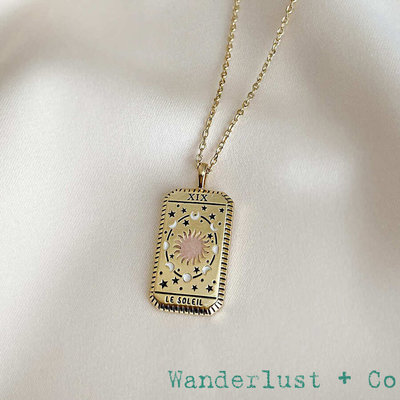 Wanderlust+Co 澳洲品牌 金色太陽神項鍊 長方形錢幣項鍊 Le Soleil 喜悅樂觀和諧