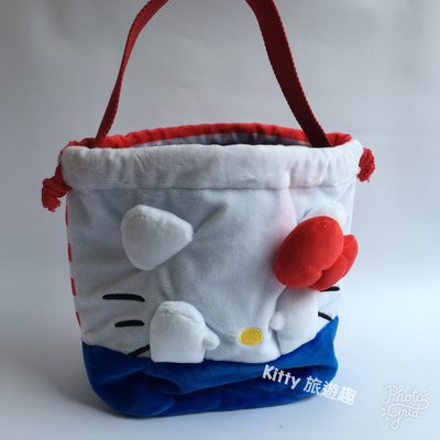 [Kitty 旅遊趣] Hello Kitty 絨毛小提袋 絨毛束口提袋 凱蒂貓 紅色條紋 眼睛是磁鐵超可愛
