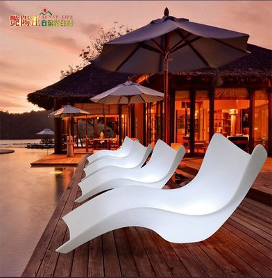 【艷陽庄】LED沙灘椅游泳池躺椅海邊休閒發光傢俱桌椅造型裝置藝術發光景觀燈