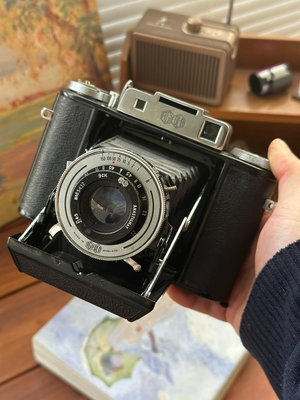 英國阿基佛德Agifold 6x6 中畫幅古典折疊膠片相機。
