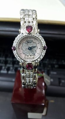 [永達利鐘錶] Ogival 瑞士愛其華 紅玉山茶花系列 閃鑽 珍珠貝面 腕錶305-11DLW/28mm