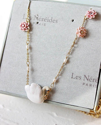 【企鵝北美代購】法國Les Nereides 琺瑯釉首飾品 白天鵝珍珠 三朵粉色蓮花 項鏈