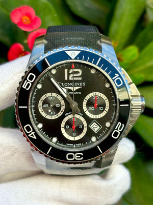 浪琴 LONGINES 型號L38834569 黑面 深海征服者系列 浪鬼陶瓷 三眼計時潛水腕錶 膠帶款 錶徑43 mm 全新未使用品