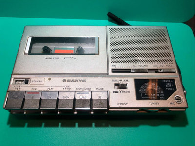 ［二手隨身聽］早期放SANYO CASSETTE NO. M6600F 錄音卡帶收音機 隨身聽 待修機