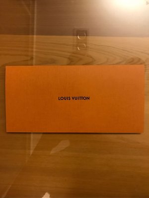 全新 歐洲帶回 Louis Vuitton LV 名牌 信封套 / 收據套 - 22.5*11 無摺痕 橘色 横式