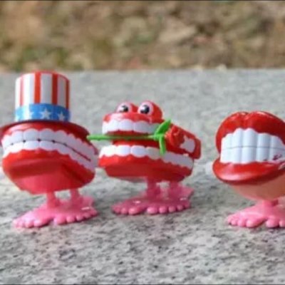 【晴晴百寶盒】袖珍牙齒模型(無牙縫) 發條玩具 保母娃娃 術科考試 玩具 公仔 跳跳牙 教具 N201