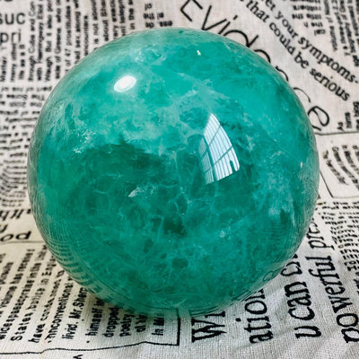C595天然紫綠螢石水晶球擺件綠色水晶原石打磨屬木客廳辦公家 水晶 原石 擺件【玲瓏軒】