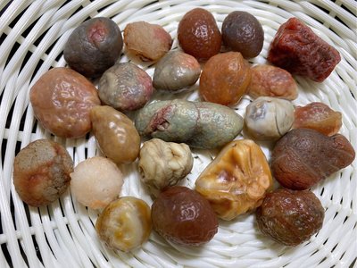 【巽玉閣】阿拉善戈壁地表老血脈經脈石超大顆原石一批01-奇石,標本,原礦,原石,DIY