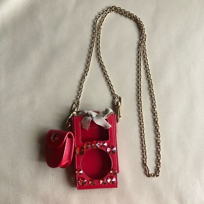 [熊熊之家3]保證全新正品 MIU MIU  紅色 水晶  iPod  保護套  脖掛 證件夾