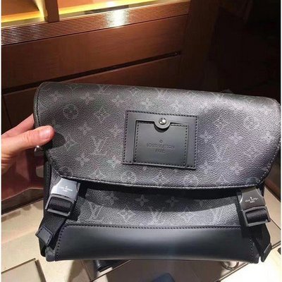 VERKAUFT - Louis Vuitton * aktueller NP: 2000 € * Messenger PM Voyager  M4051 Monogram Eclipse Canvas Tasche * TOP