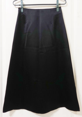 ☆一身衣飾☆ 日本品牌 黑色 100%SILK蠶絲 高質感絲綢 美長裙 圓裙~直購價299~月月新荷🍅五月六