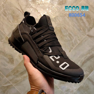 精品代購?新款 ECCO BIOM 2.0 現代運動鞋 酷炫男鞋 科技設計 皮革製造 舒適緩震 環繞式設計 平衡款800654