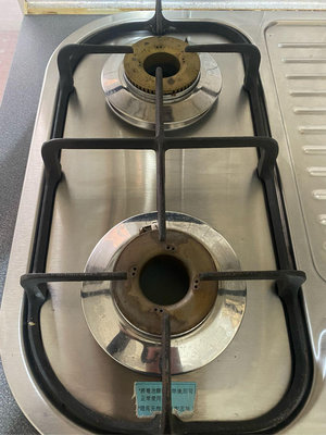 豪山牌ST-3139三口歐化檯面爐,已放在紙盒在內湖瑞光路