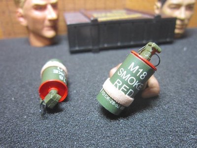 G2工兵裝備 DAM紅海行動1/6紅色M18煙幕彈一顆 mini模型