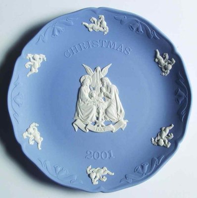 英國皇室精品 Wedgwood Jasper 碧玉絕版藍底白浮雕經典系列年度聖誕盤 (送 2001 年次親友最佳的禮物)