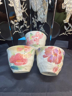 日本瓷器美濃燒和藍 花卉茶杯 口徑如圖價格是單客