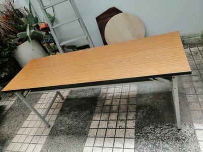 6張折疊式 堅固耐用型 木桌面長型桌子 八成新功能正常便宜賣950一張需自取新莊民安路1樓 高75 深60 寬181公分