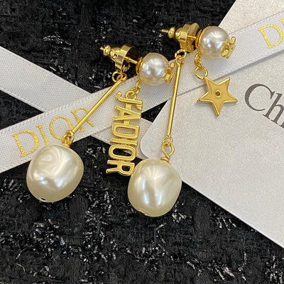法國時尚精品Dior迪奧字母流線珍珠星星不對稱耳釘 代購
