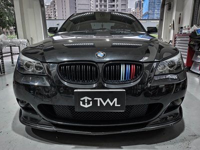 《※台灣之光※》全新BMW E60 類F10款 04 05 06年歐規LED方向燈黑底白光圈魚眼HID大燈組D2S 現貨