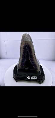 H2087頂級烏拉圭ESP原皮拋光紫水晶洞含座重：9kg  含座尺寸：高34cm寬度26cm厚度21cm，洞深11