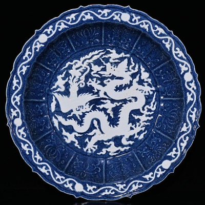 大明宣德紅釉雪花藍留白雕刻龍鳳盤2（8×44cm）70020860【真棒古瓷器】青瓷 白瓷 青白瓷