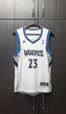 近新正品Adidas NBA WOLVES明尼蘇達灰狼隊MARTIN 23號布貼繡球衣 美版2XS（男女均可）