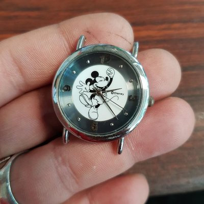 ＜行走中＞日本 米老鼠 通通便宜賣。33mm石英錶。另有 機械錶 滿天星 潛水錶 三眼錶 陶瓷錶 G1