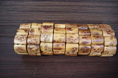 越南一級品肖楠釘瘤木手排、佛珠~水磨、香噴噴~閃花 (非檜木聚寶盆、檜木盒、龍柏、牛樟、崖柏)