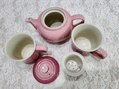 【愛咪雜貨小舖】全新現貨 Le Creuset 花型茶具組 中式茶壺 茶壺 茶杯