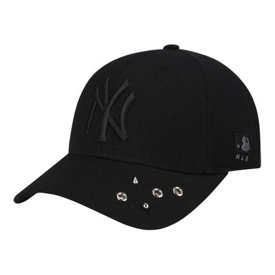 現貨【韓Lin連線代購】韓國 MLB --黑色NY刺繡鉚釘棒球帽 PIN PIERCING LONG STRAP