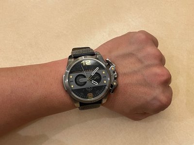 Diesel 鋼鐵之臂潮流個性腕錶-皮帶黑(DZ4386)