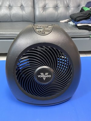 【最舒適的電暖器】二手Vornado數位恆溫、暖風舒適、安全、靜音、輕巧、節能....