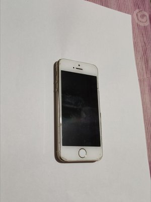 iPhone 5S A1530 零件機 面板裂痕 破屏 外觀完整 sim托 按鍵正常 上電無反應 便宜賣