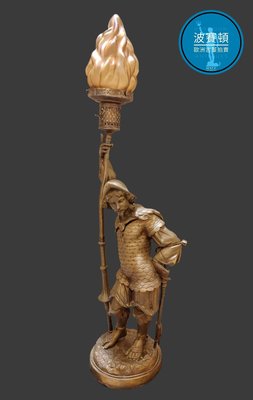 【波賽頓-歐洲古董拍賣】歐洲/西洋古董 西班牙古董 新藝術風格 大型老青銅西班牙征服者手工玻璃火焰燈罩立燈 (尺寸：高86×直徑20公分)(年份：約1920年)