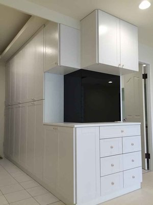 台中市豪宅也用系統櫃,設計古典風格,玄關鞋櫃進口板材E1V313