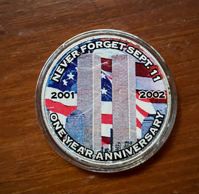 獨一無二911紀念美國鷹揚一盎司銀幣單面彩色鷹洋銀幣2002年版面值一美元每個重約31.3克品項完整原盒