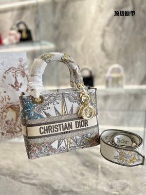 【熱銷】在澳門威尼斯喜提一款2023新款Lady-life奶白色 Dior星座刺繡包包 實物比照片好看