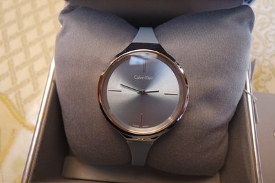 CK,Calvin Klein、簡約時尚女用錶款、不鏽鋼錶殼、橡膠錶帶、瑞士製石英機芯