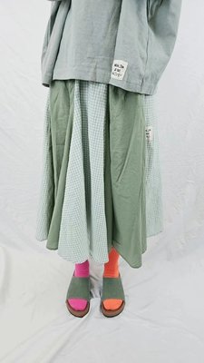 【2023山東七月號】23SS！韓國製  YOOM  拼接格紋打褶裙