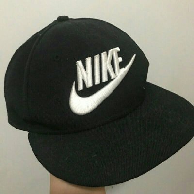 NIKE TRUE SNAPBACK Logo 刺繡 後扣式 SB 黑白 棒球帽(非AES.REMIX)