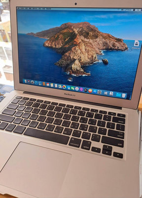 奇機巨蛋04.11.01 二手優惠【APPLE】MacBook Air 2014 13吋 1.4GHz雙核i5處理器 4G記憶體 128G SSD A1466