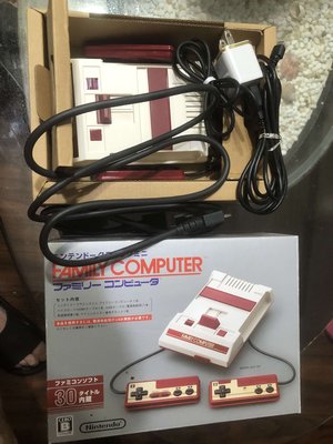 土城可面交便宜賣原廠 任天堂 Nintendo Family Computer 經典迷你紅白機盒裝完整電玩主機FC游戲機