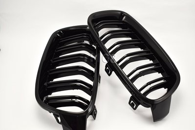 GRILLES for F30 (M3 LOOK 11~)  STYLE SHINY BLACK 水箱罩 全亮黑烤漆