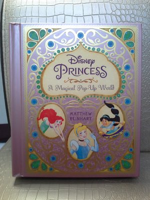 Disney Princess: A Magical Pop-up World 迪士尼公主：魔法立體書